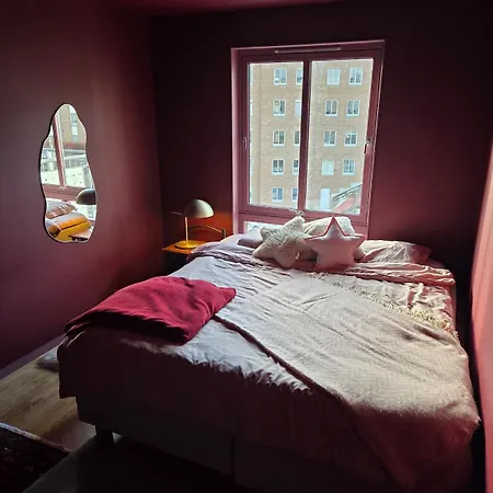 Bright And Modern 2-room With A Sunny Balcony Apartment *