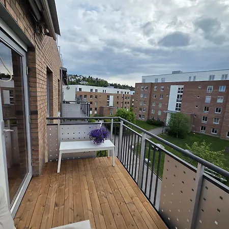 Bright And Modern 2-room With A Sunny Balcony *