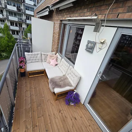 Apartment Bright And Modern 2-room With A Sunny Balcony