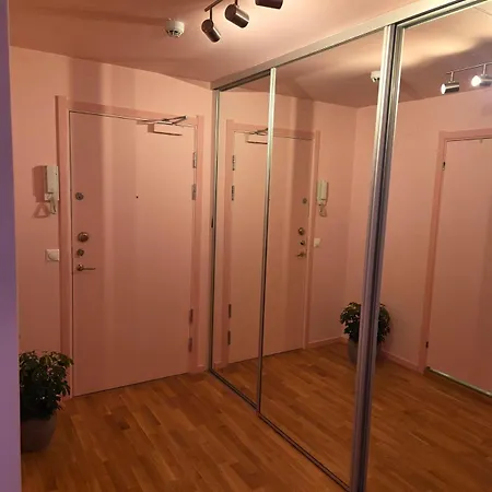 Bright And Modern 2-room With A Sunny Balcony Apartment *