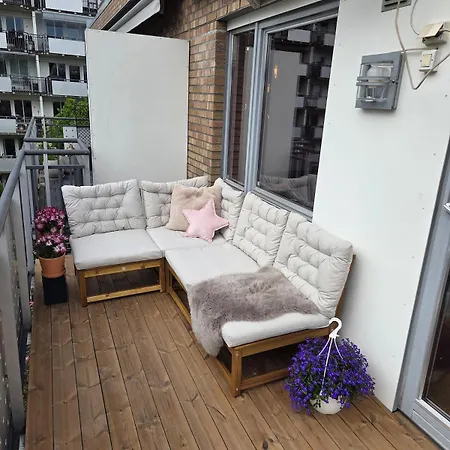 Bright And Modern 2-room With A Sunny Balcony *